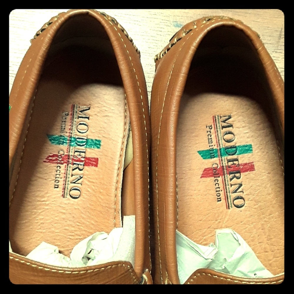 Shoes - Picture 3 of 4